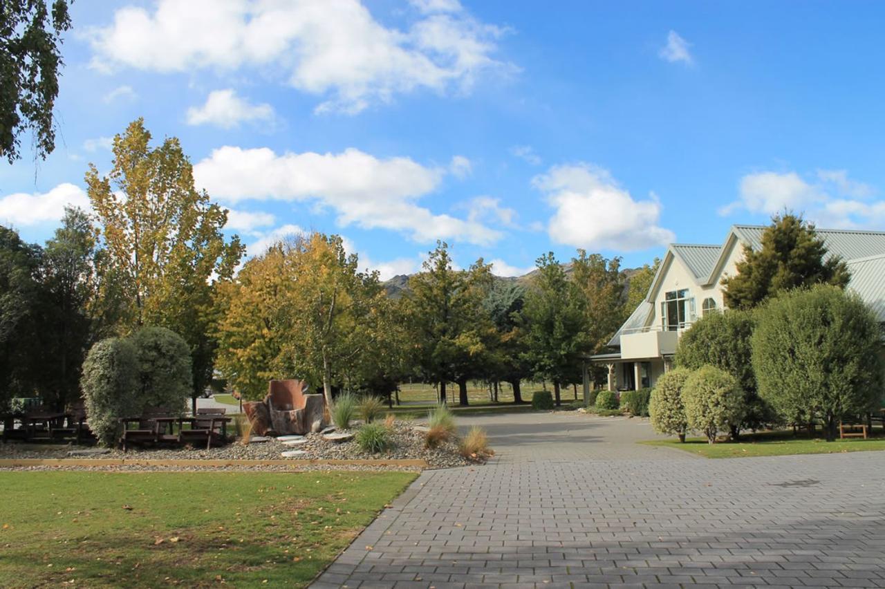 Colonial Manor Motel ครอมเวลล์ ภายนอก รูปภาพ