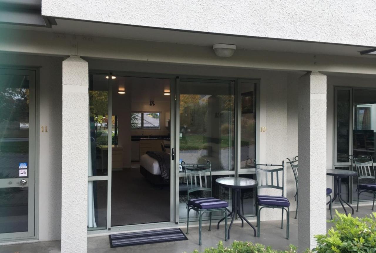 Colonial Manor Motel ครอมเวลล์ ภายนอก รูปภาพ