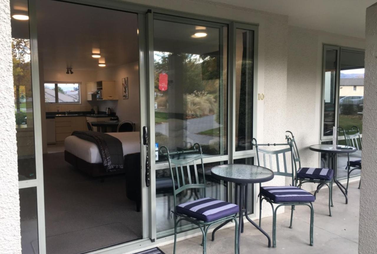 Colonial Manor Motel ครอมเวลล์ ภายนอก รูปภาพ